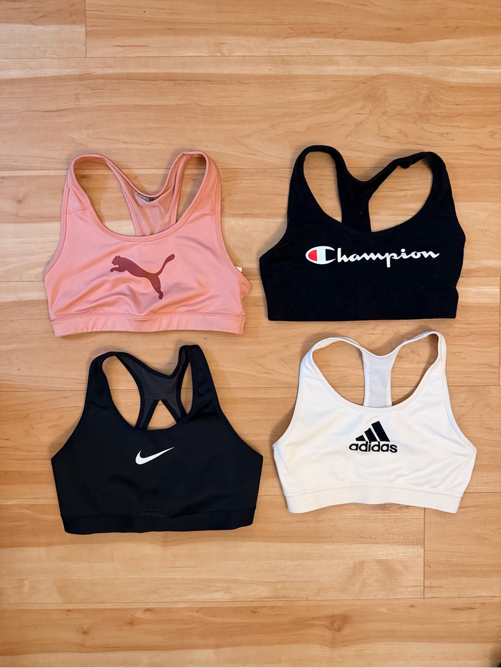 Bundle of 4 women’s sports bras – all size Small!